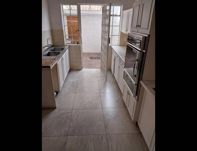 3 BEDROOM PROPERTY TO RENT IN SANDTON CENTRAL